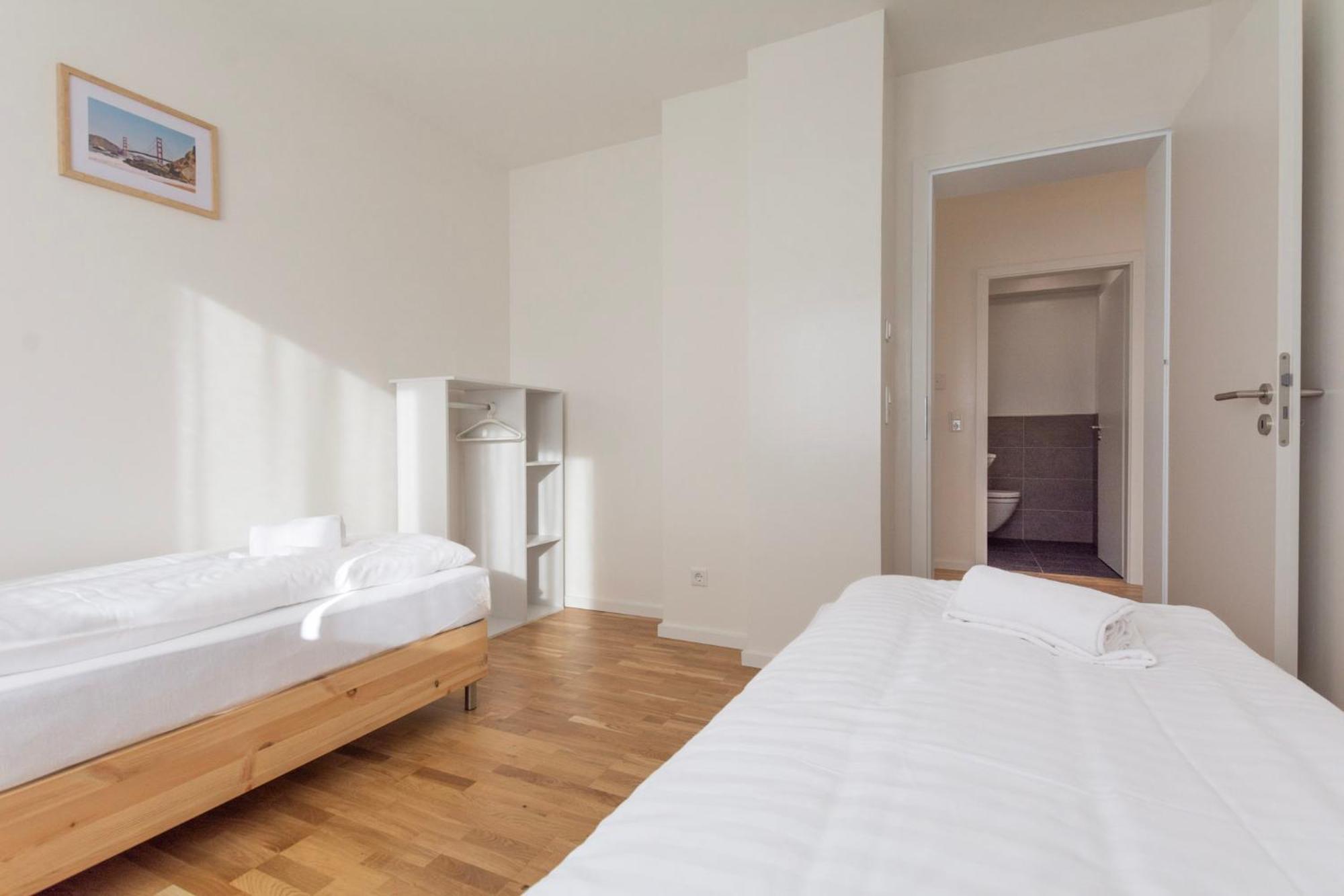 T&k - Bergisch Gladbach - 7 Comfortable - 20 Min To Fair Messe Appartement Keulen