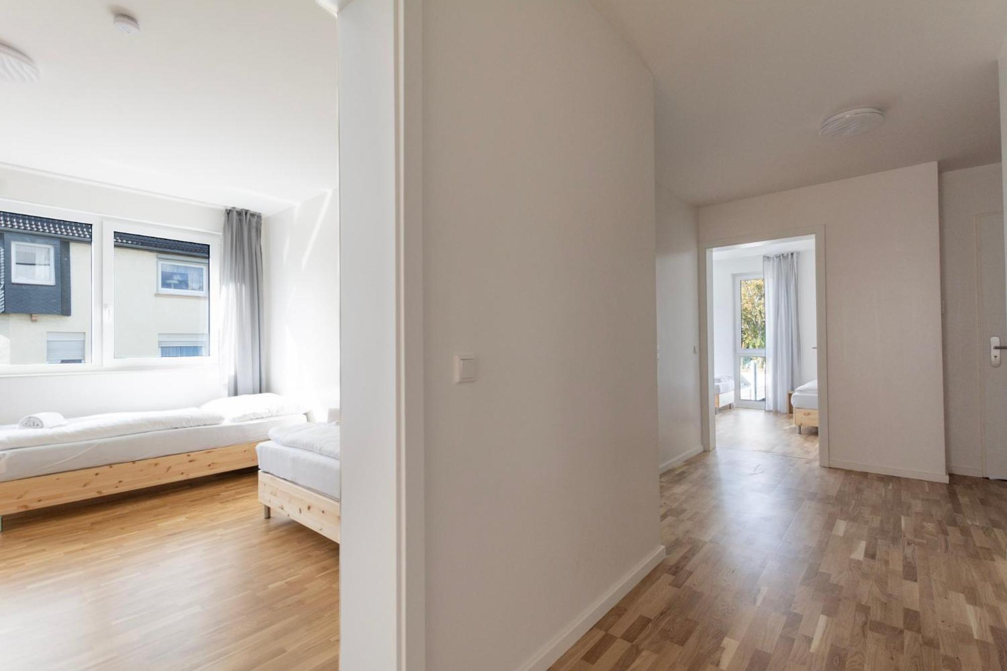 T&k - Bergisch Gladbach - 7 Comfortable - 20 Min To Fair Messe Appartement Keulen