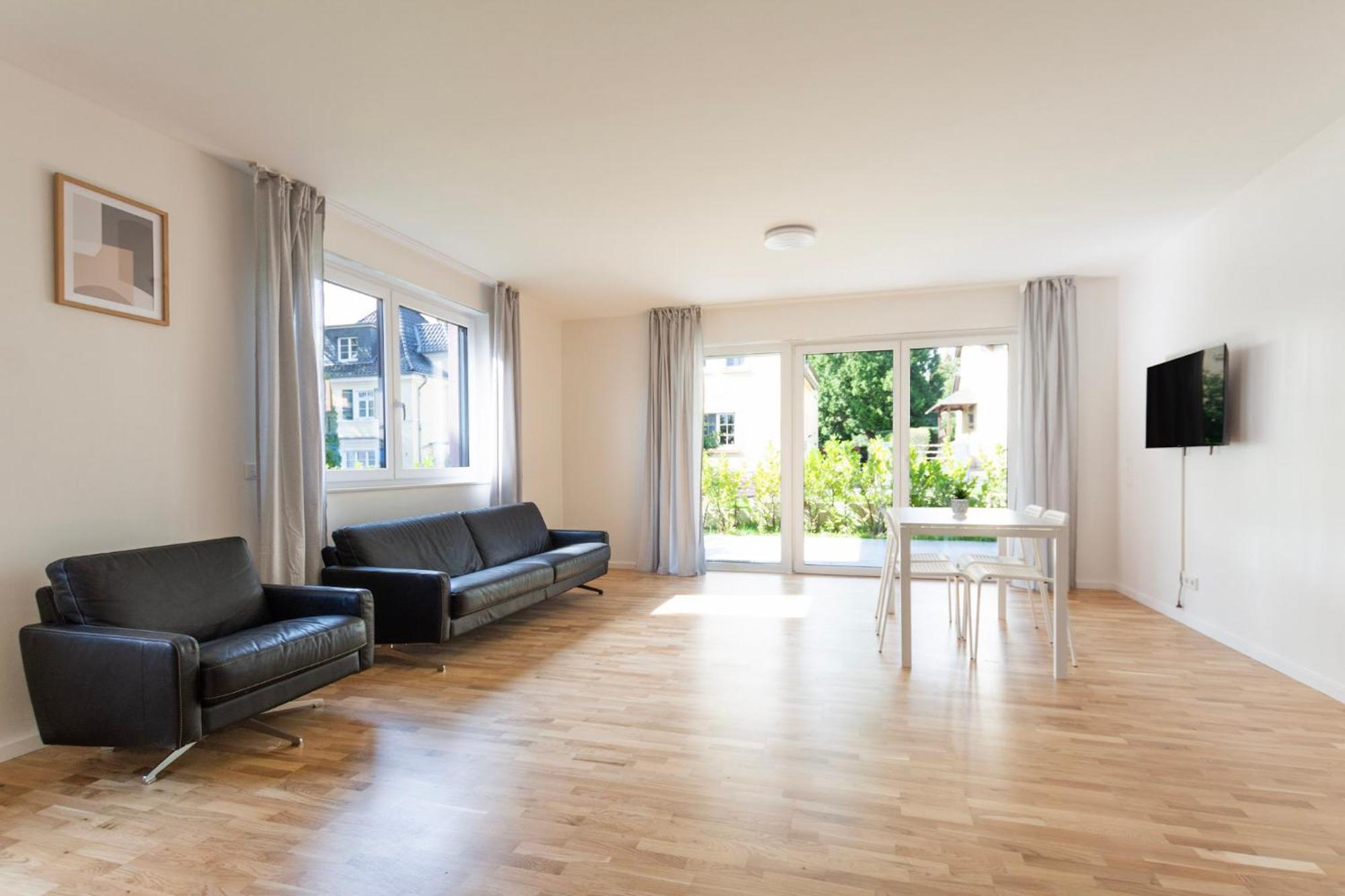 T&k - Bergisch Gladbach - 7 Comfortable - 20 Min To Fair Messe Appartement *